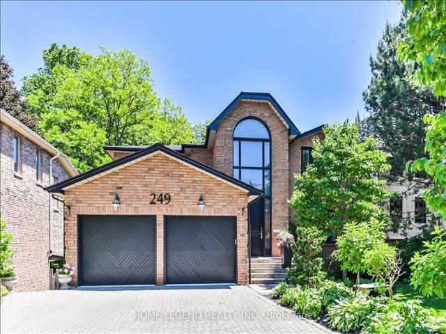 249 Burbank Dr E